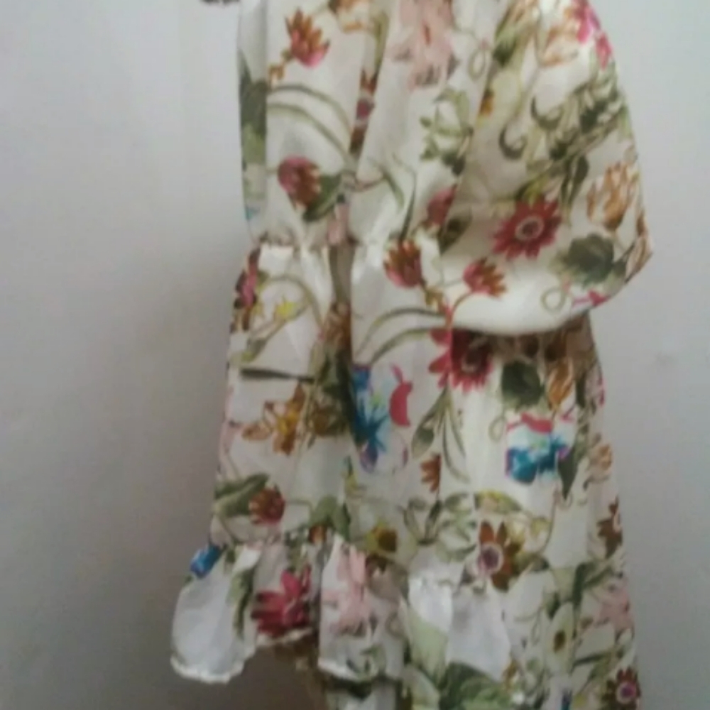 Adorable spring floral off the shoulder dress - Picture 6 of 6